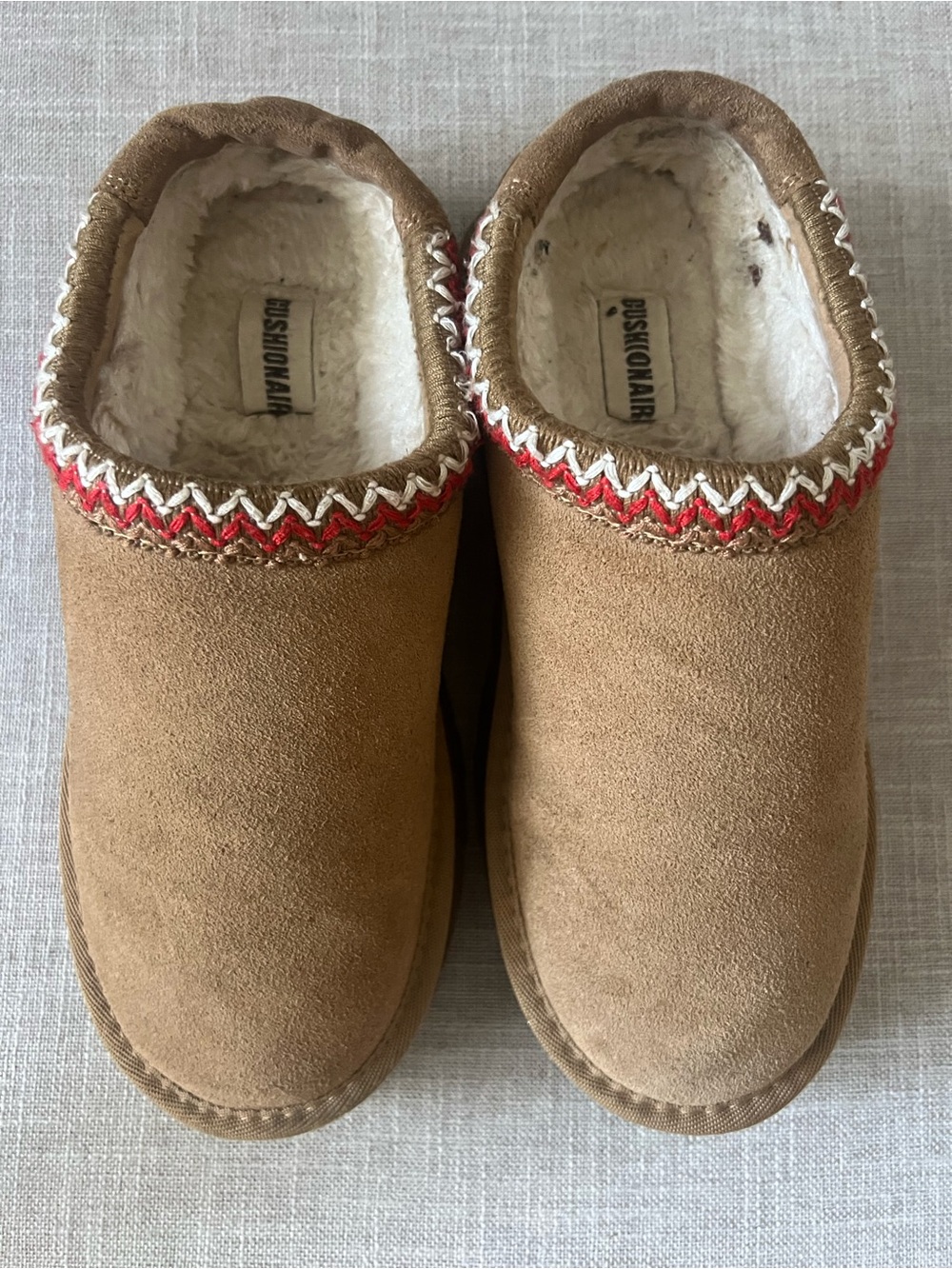 Cushionaire women’s Suede Tan Sherpa Lined Ankle booties decorative Trim, 6.5